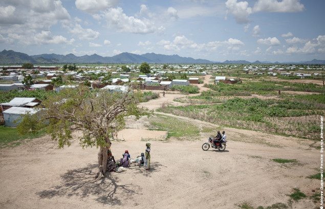 Camp de réfugiés nigérians de Minawao au Cameroun où Première Urgence Internationale intervient dans la gestion des boues du camp