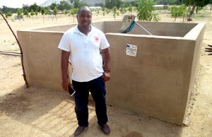 ©Première Urgence Internationale | Visite d'un point d'eau réhabilité par l'ONG à Mora Extrême Nord Cameroun.