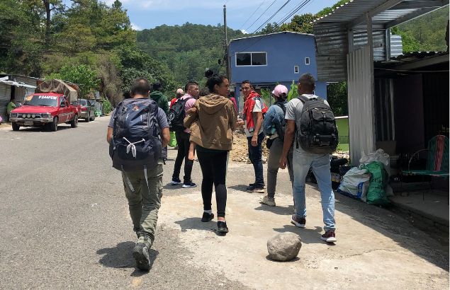 Rencontre avec la communauté lors de la mission exploratoire humanitaire au Honduras de l'ONG Première Urgence Internationale
