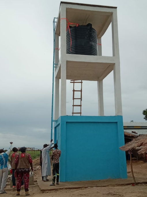 Evaluation d’une adduction d’eau potable achevée à Zina, département du Logone et Chari, Extrême Nord, Cameroun, juin 2025 © Première Urgence Internationale