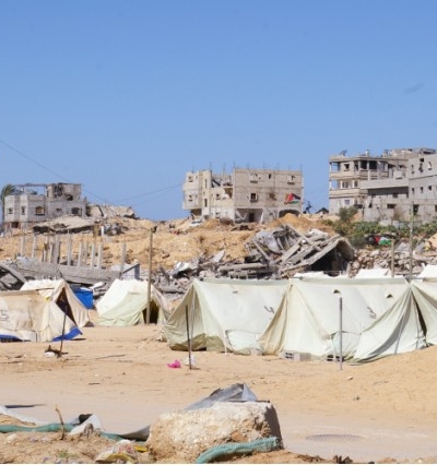 rue de gaza détruite et d'un square avec des tentes 2026